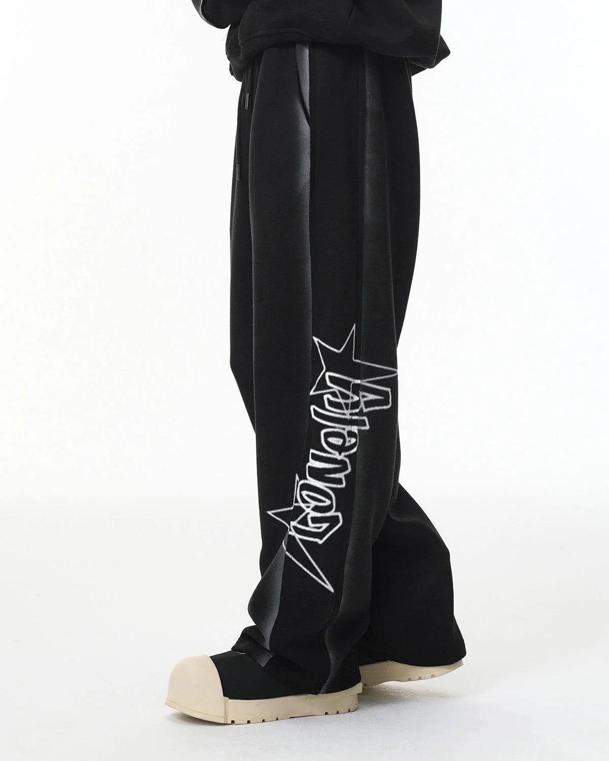 Stitching Spray-Painted Graffiti Sweatpant | LCDEGO Streetwear