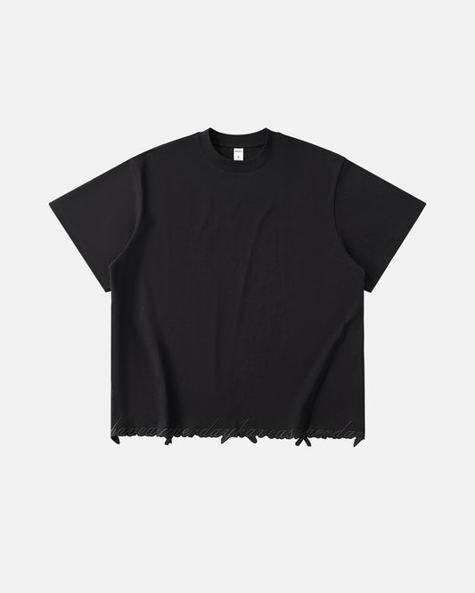 Frayed hem t-shirt with tonal embroidery close-up