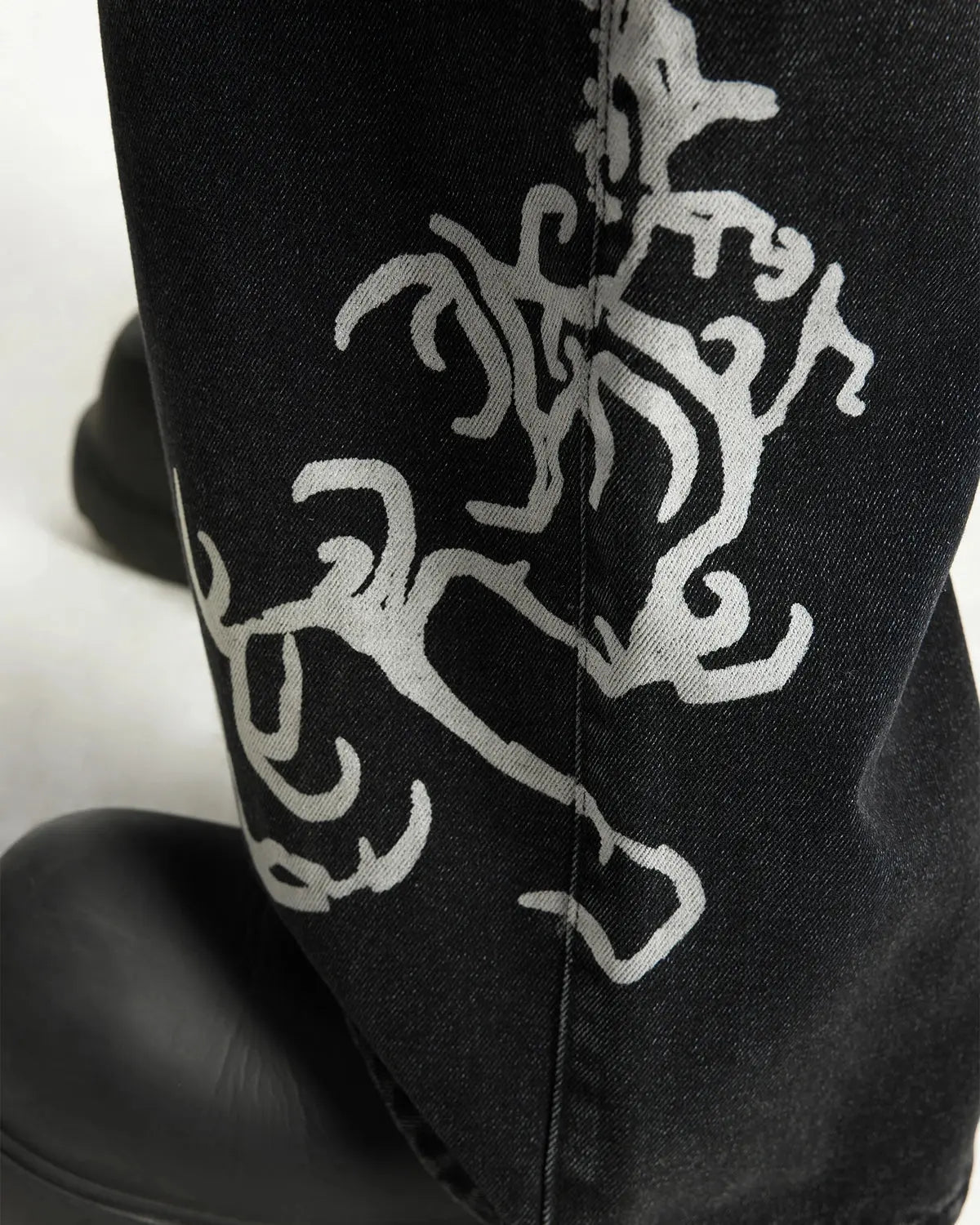 LCDEGO Black Graphic Denim Pants