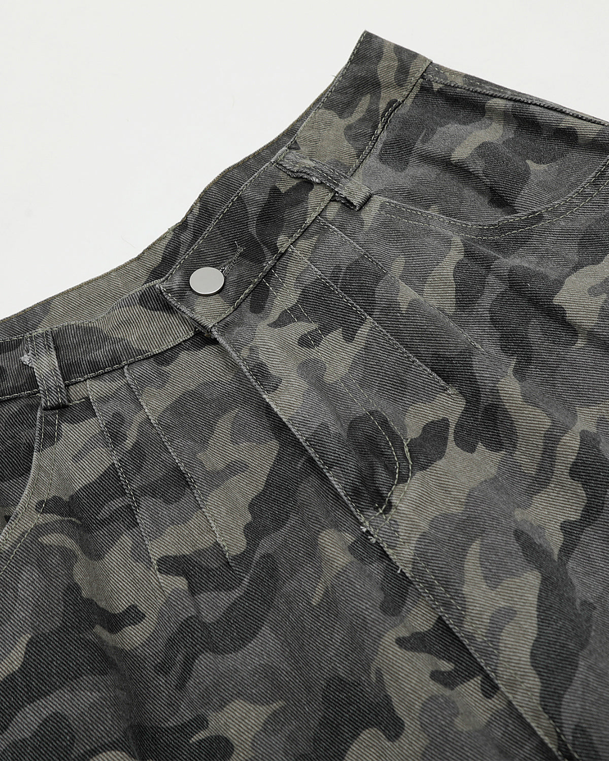 Embroidered Camo Cargo Shorts | LCDEGO Streetwear