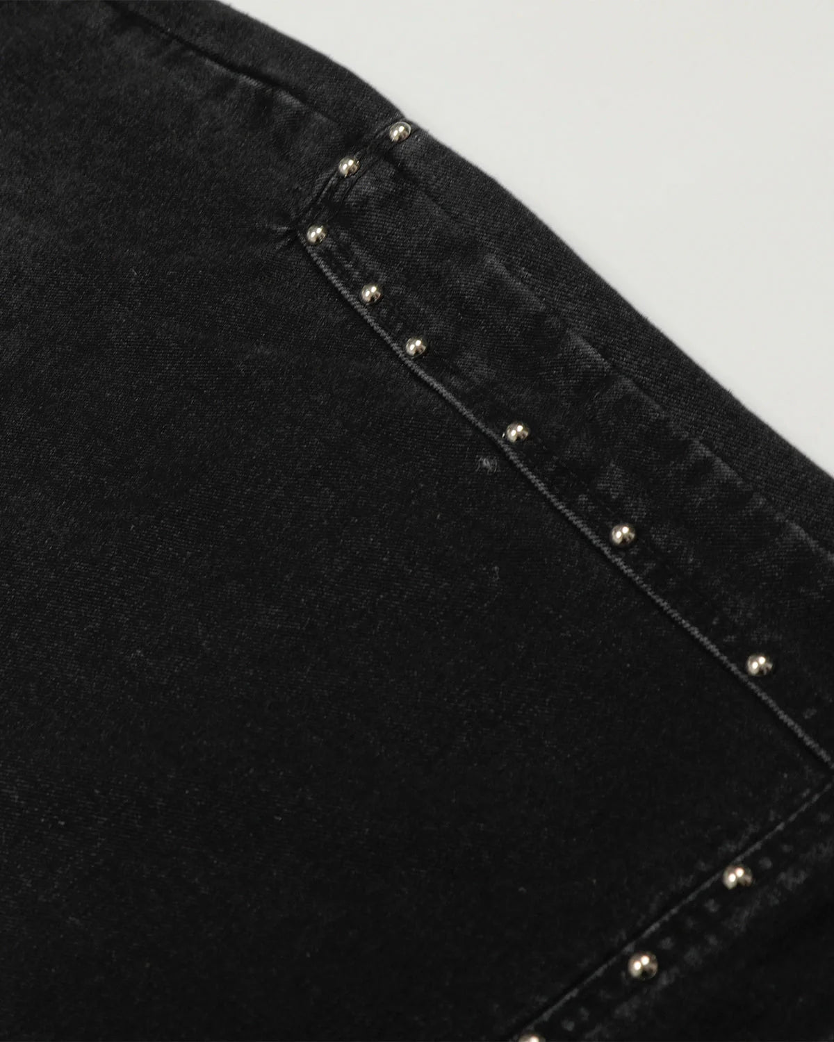Whisker Washed Rivet Barrel Jeans | LCDEGO Streetwear